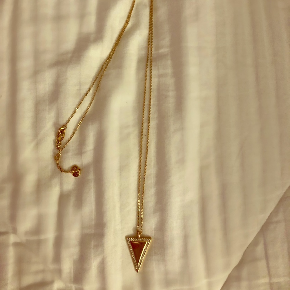 Long gold pendant necklace